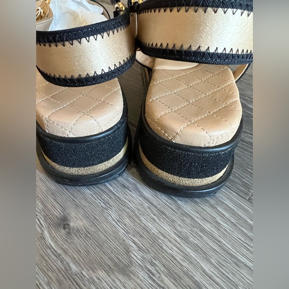 ✨CHANEL 100%Authentic  Beige and Black Quilted Sandals - Picture 2 of 15